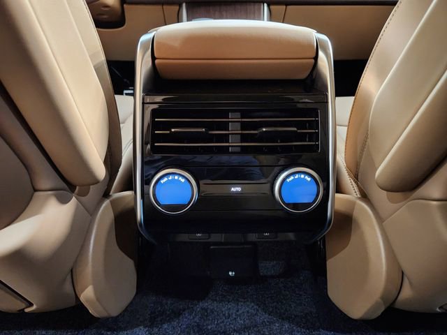 New 2026 Land Rover Range Rover Long Wheelbase SE image 29
