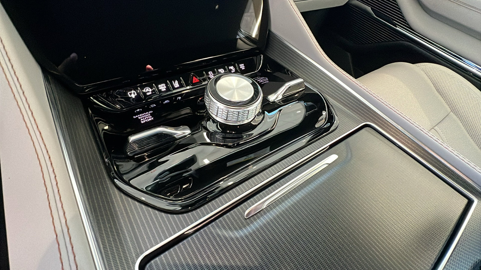 New 2026 Jeep Grand Wagoneer Summit image 25