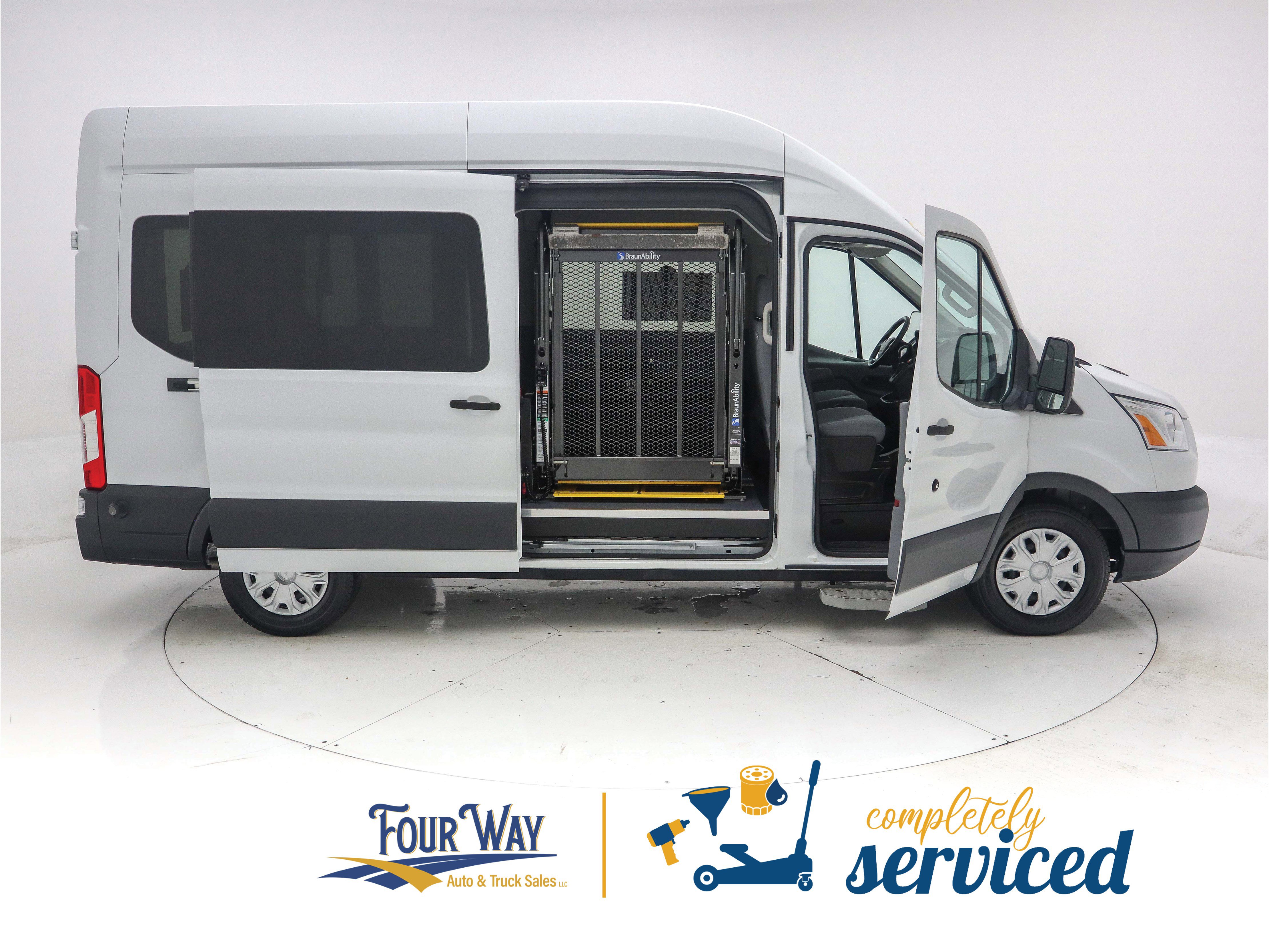 Used 2016 Ford Transit 350 XLT image 4