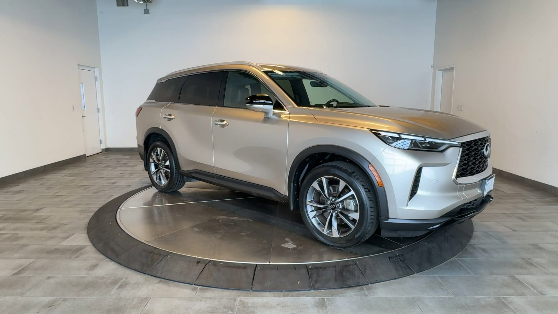 Certified 2023 INFINITI QX60 Luxe w/ Cargo Package AWD/4WD image 2