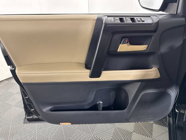 Used 2019 Toyota 4Runner SR5 AWD/4WD image 27