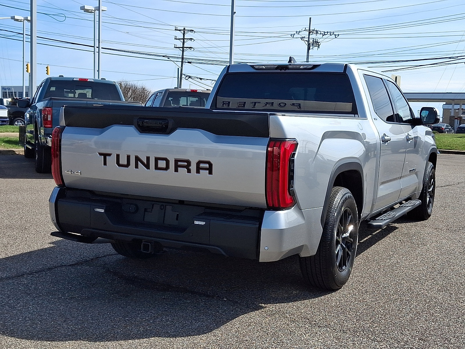 Used 2023 Toyota Tundra SR5 w/ SR5 Premium Package image 10