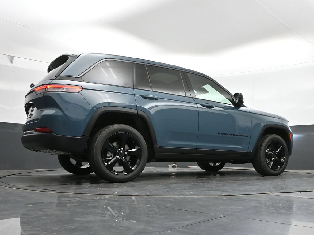 New 2027 Jeep Grand Cherokee Limited AWD/4WD image 44