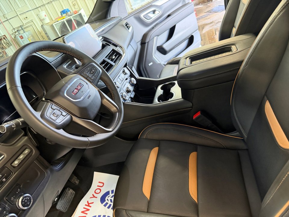 Used 2024 GMC Yukon AT4 w/ Technology Package AWD/4WD image 33