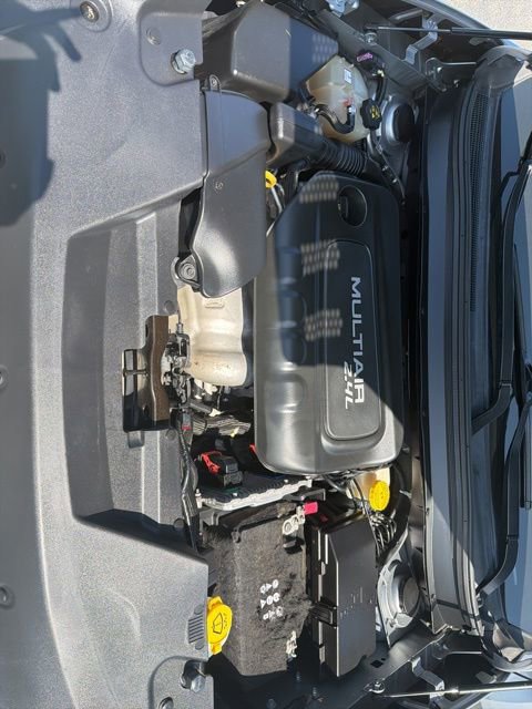 Used 2017 Jeep Cherokee Latitude w/ Safety/Convenience Group image 9