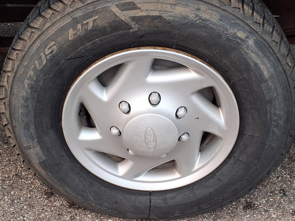 Used 2008 Ford E-250 and Econoline 250 RWD image 7