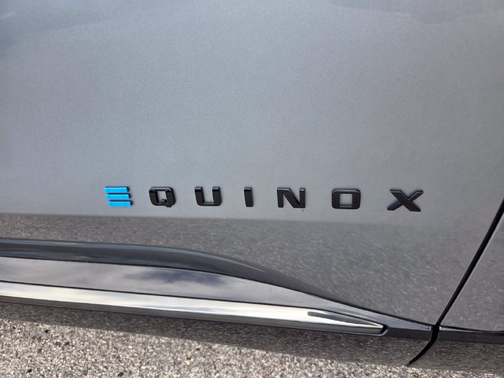 Certified 2024 Chevrolet Equinox EV RS FWD image 4