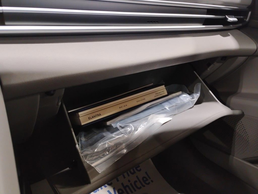 Used 2025 Hyundai Elantra Sport image 36