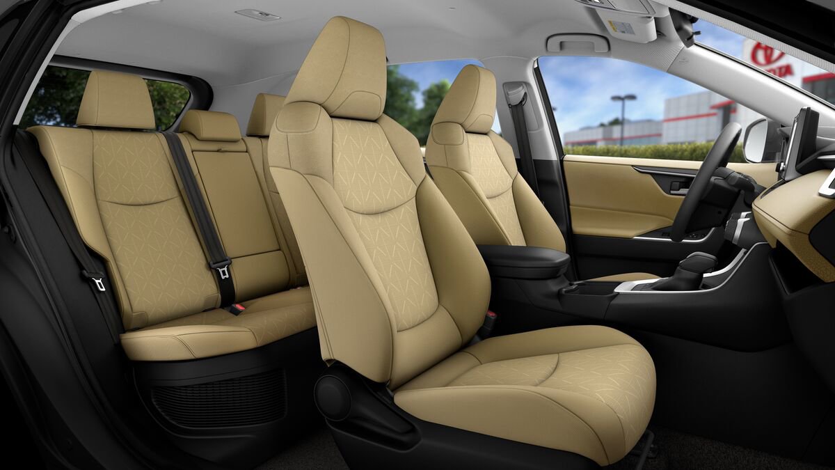 Used 2025 Toyota RAV4 XLE image 21