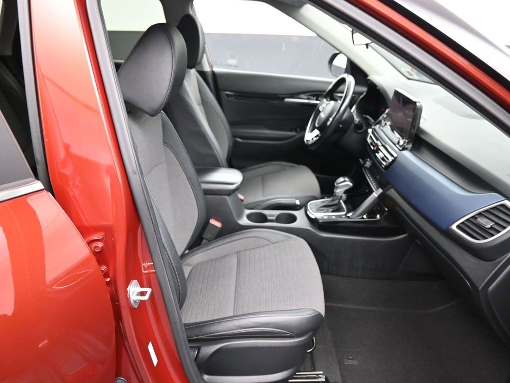 Certified 2022 Kia Seltos S image 24