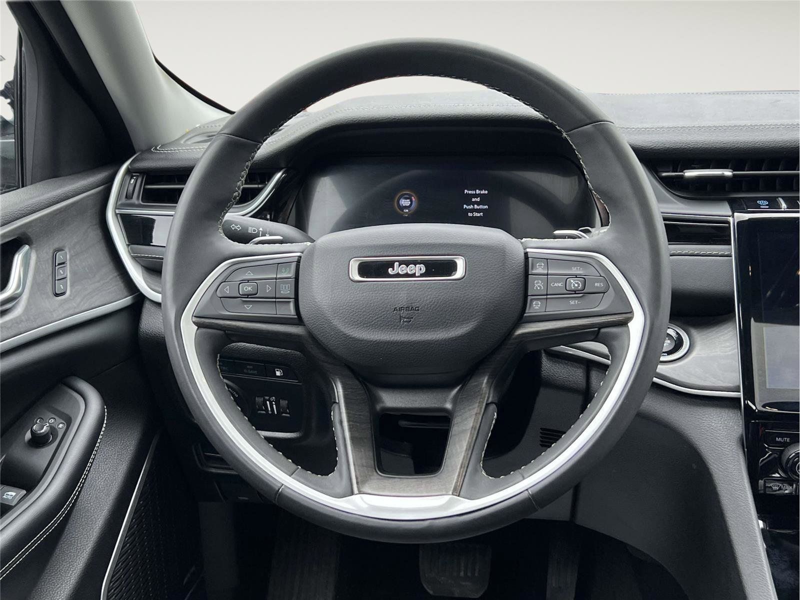Used 2024 Jeep Grand Cherokee Limited 4xe image 15