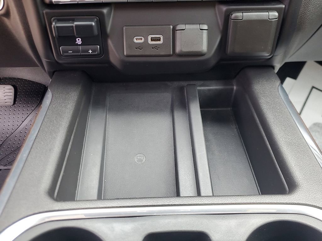 Used 2020 Chevrolet Silverado 1500 High Country w/ Technology Package image 30