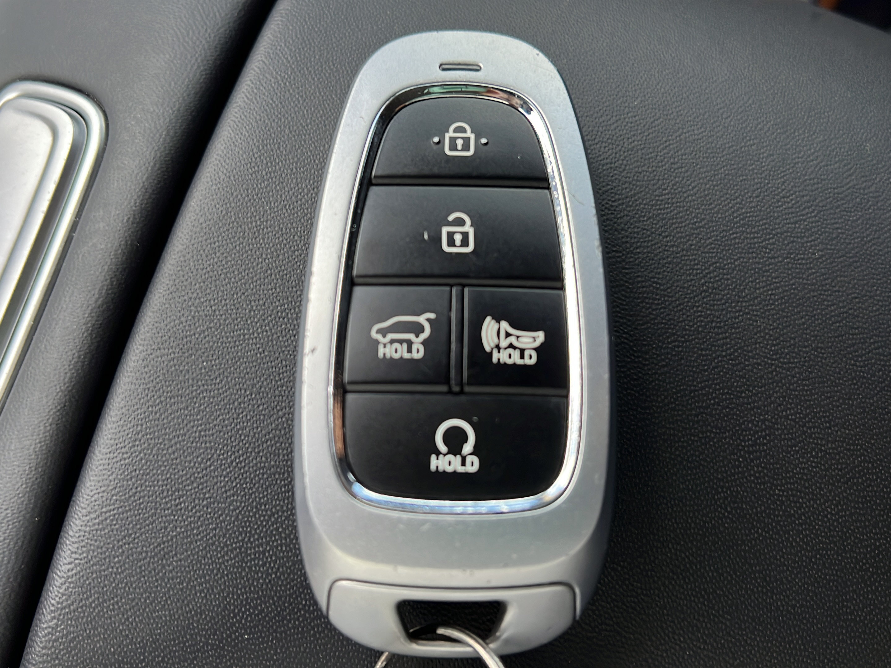 Certified 2023 Hyundai Santa Fe SEL w/ Premium Package FWD image 29