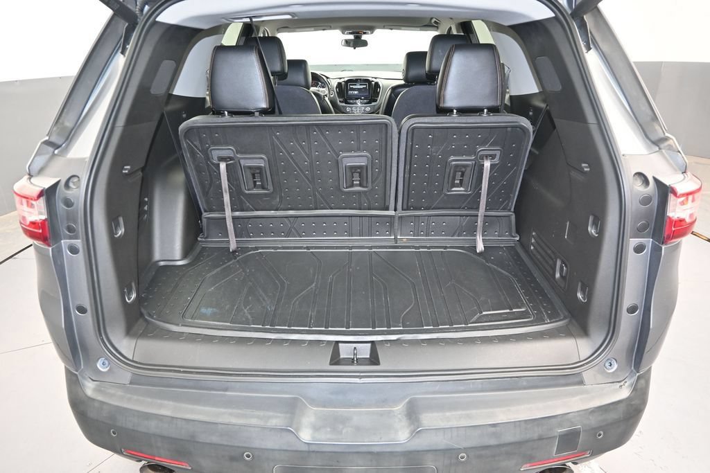 Used 2019 Chevrolet Traverse LT FWD image 16