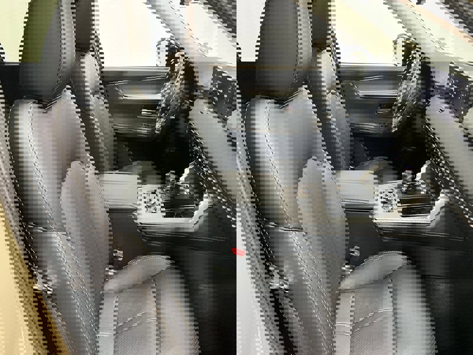 Used 2025 MAZDA CX-70 Plug-In Hybrid w/ Premium Pkg image 7