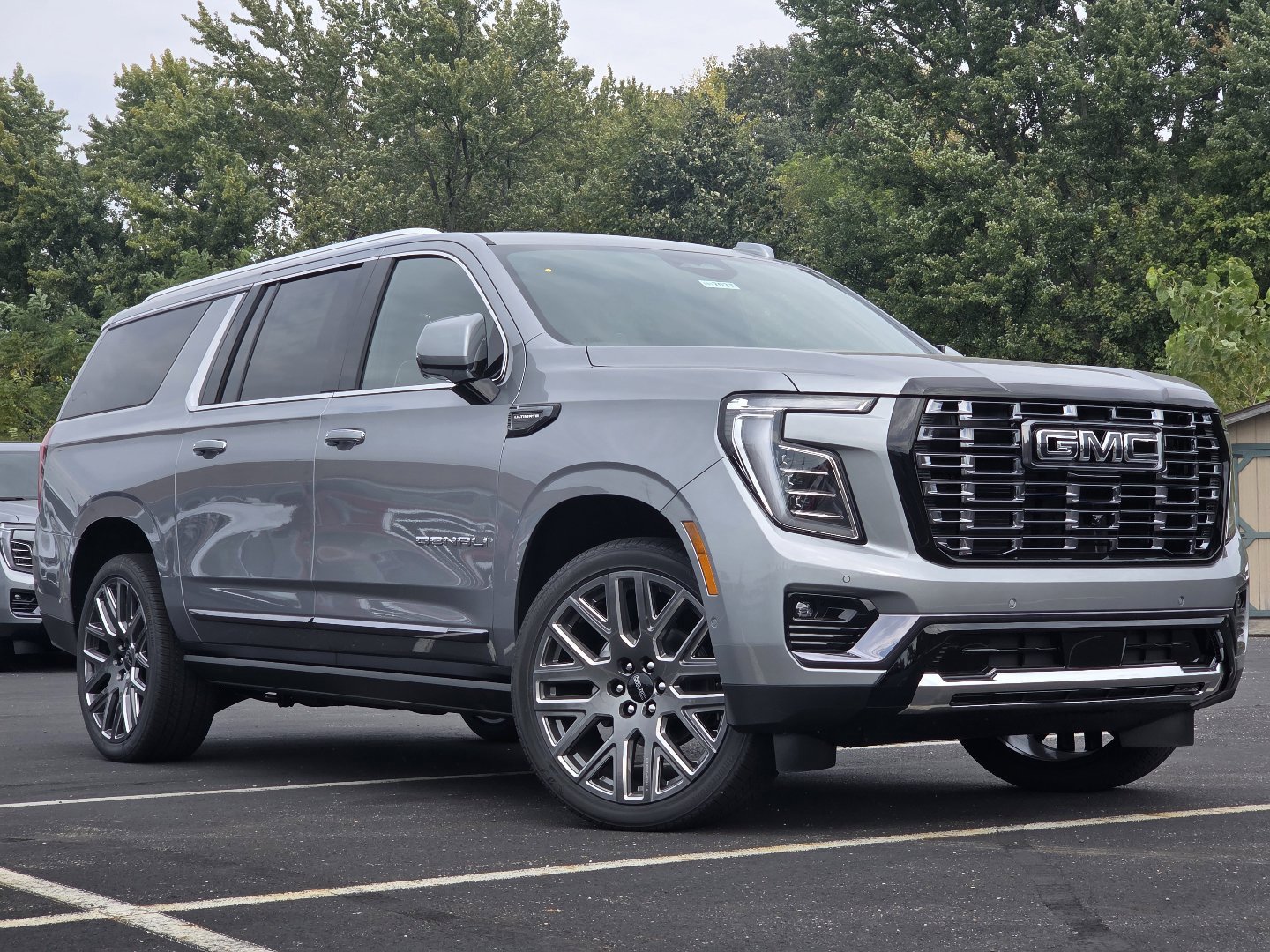 New 2027 GMC Yukon XL Denali Ultimate w/ LPO, Floor Liner Package AWD/4WD image 3