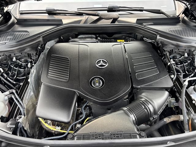 Used 2025 Mercedes-Benz GLC 350e 4MATIC image 31