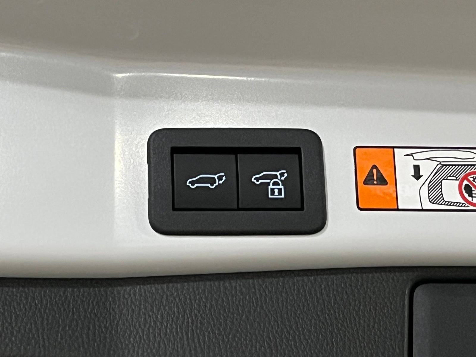New 2026 Toyota RAV4 SE w/ Convenience Package AWD/4WD image 10
