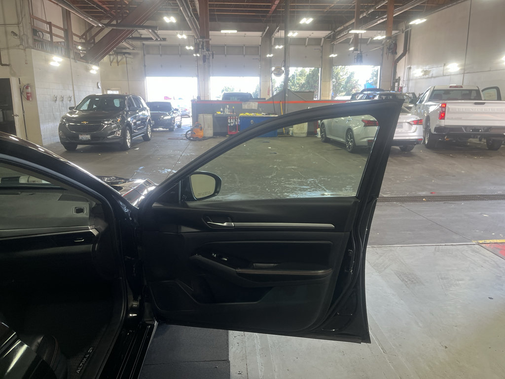Used 2024 Nissan Altima 2.5 SR FWD image 22
