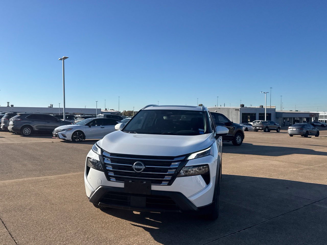 Certified 2024 Nissan Rogue SV w/ SV Premium Package FWD image 8