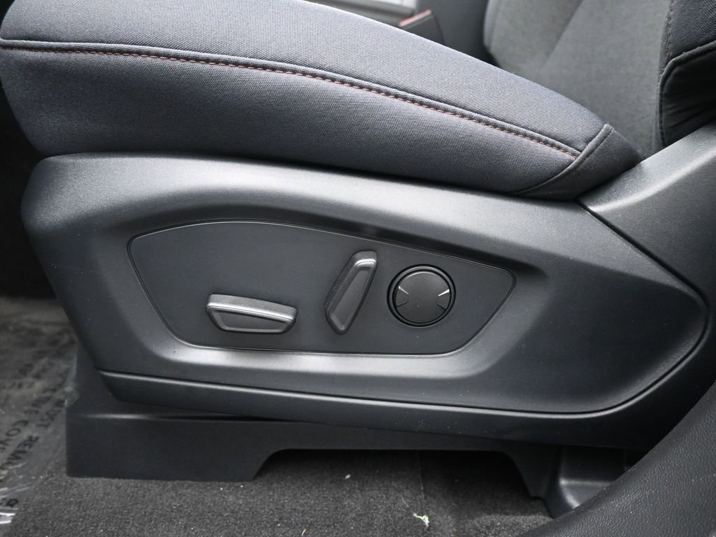 New 2025 Ford Explorer Active image 10