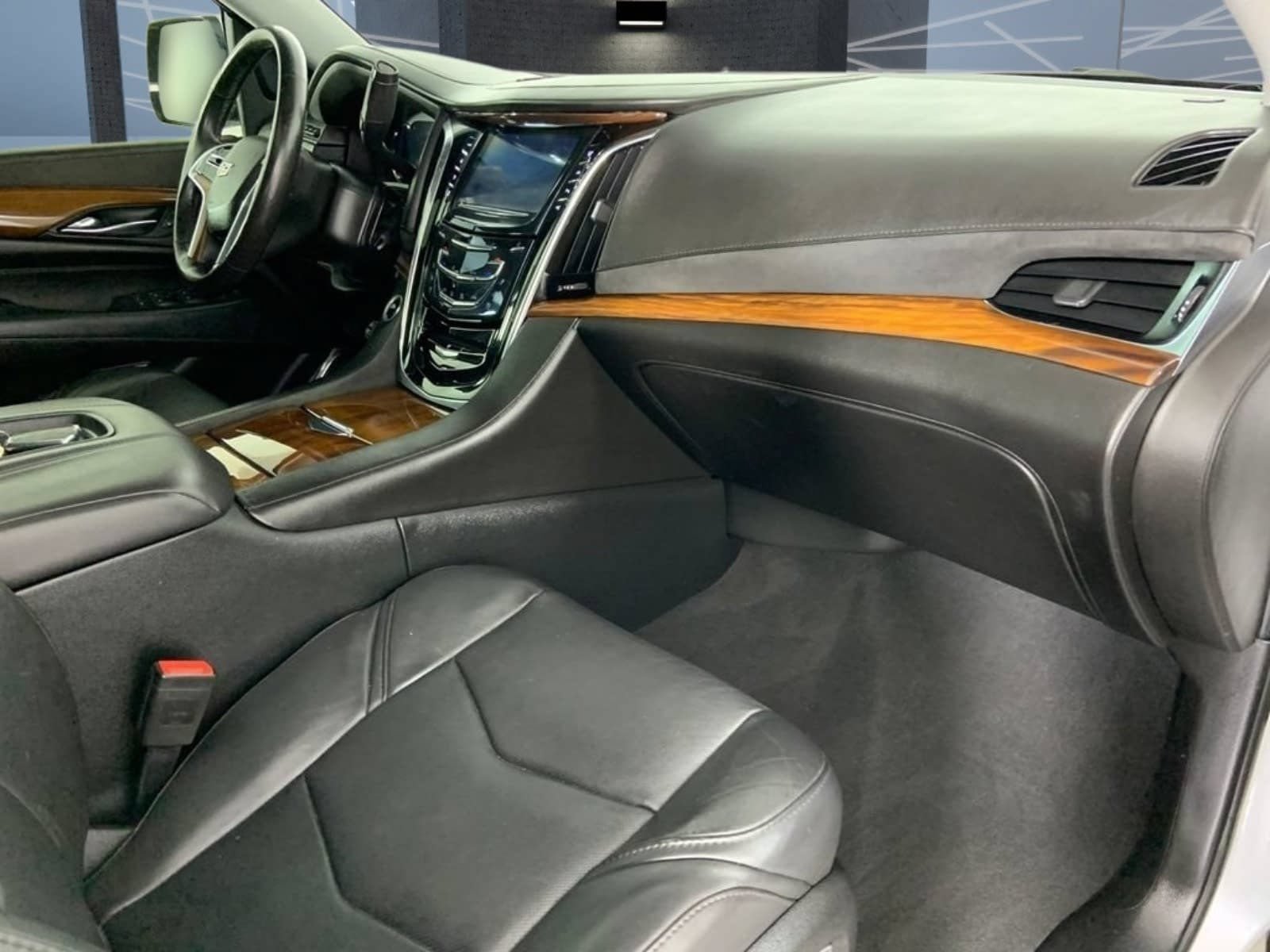 Used 2017 Cadillac Escalade Premium Luxury AWD/4WD image 20