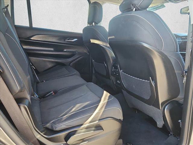 Used 2023 Jeep Grand Cherokee L Laredo image 20