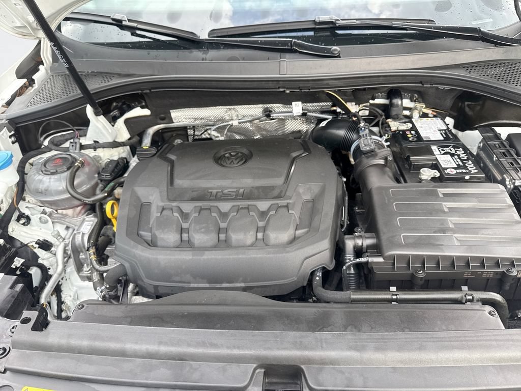 Used 2024 Volkswagen Tiguan SE R-Line AWD/4WD image 18