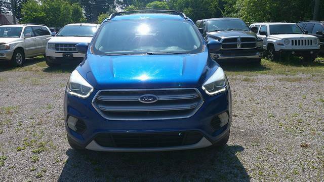 Used 2017 Ford Escape SE w/ Equipment Group 201A AWD/4WD image 2