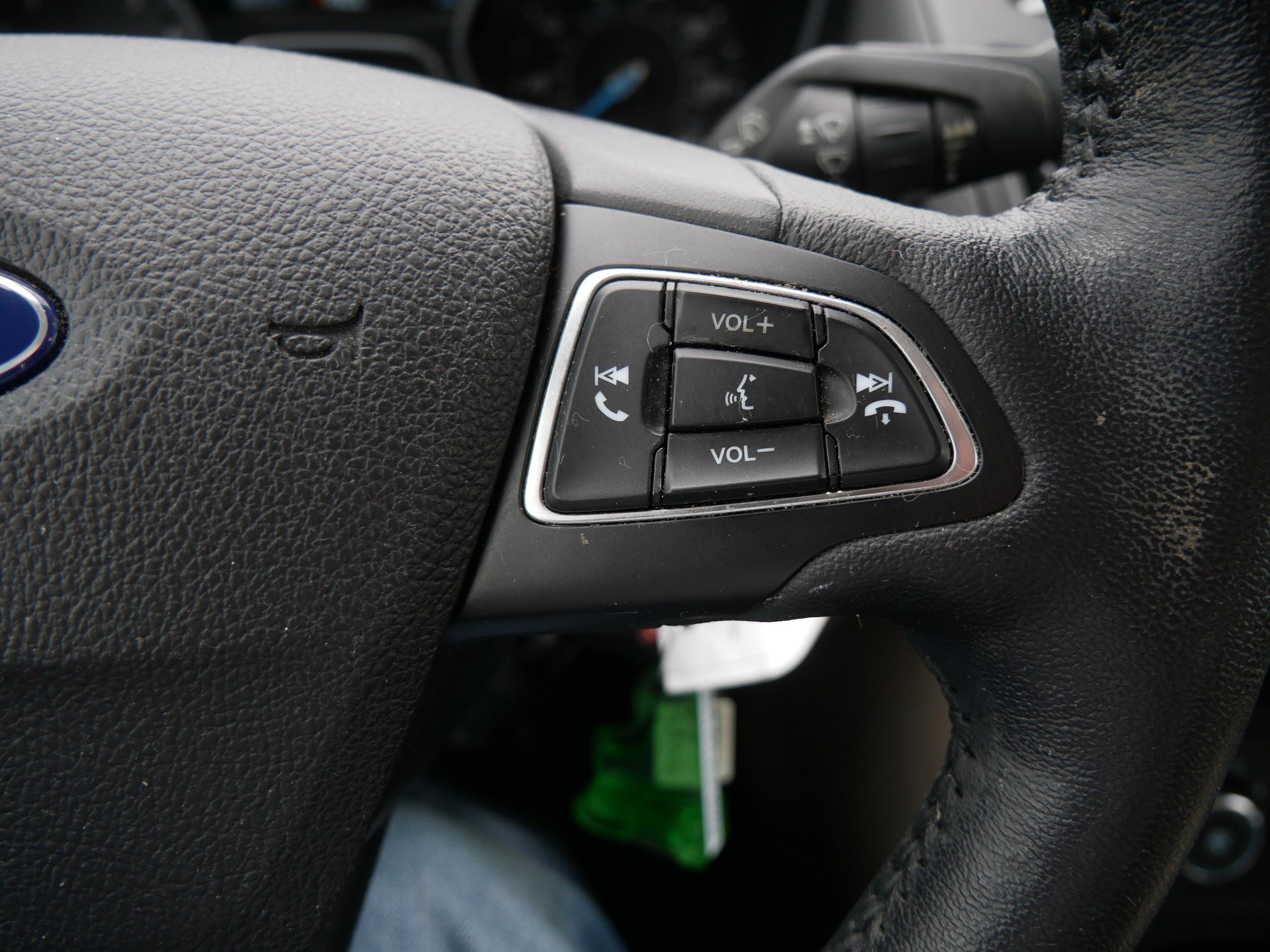 Used 2018 Ford Focus SE w/ Cold Weather Package image 29