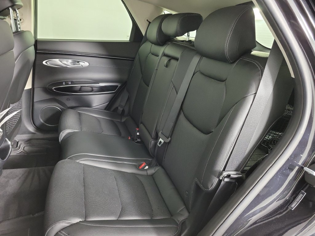 Used 2025 Genesis GV70 2.5T AWD/4WD image 12
