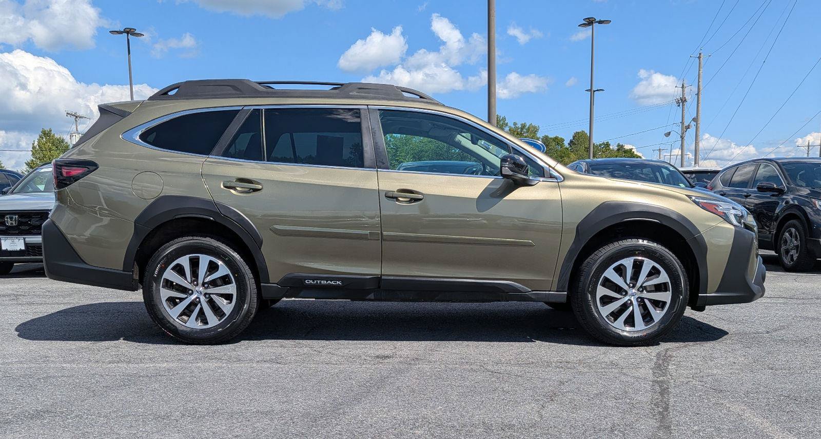 Used 2025 Subaru Outback Premium AWD/4WD image 5