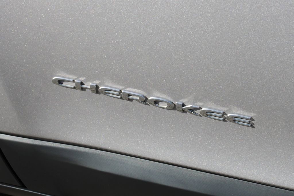 Used 2021 Jeep Cherokee Latitude Lux image 44