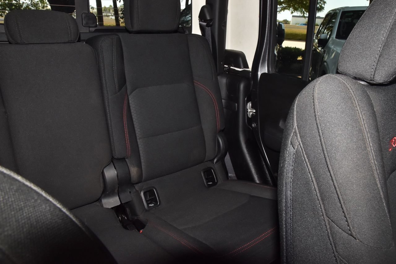 Used 2023 Jeep Gladiator Rubicon w/ Cold Weather Group AWD/4WD image 22
