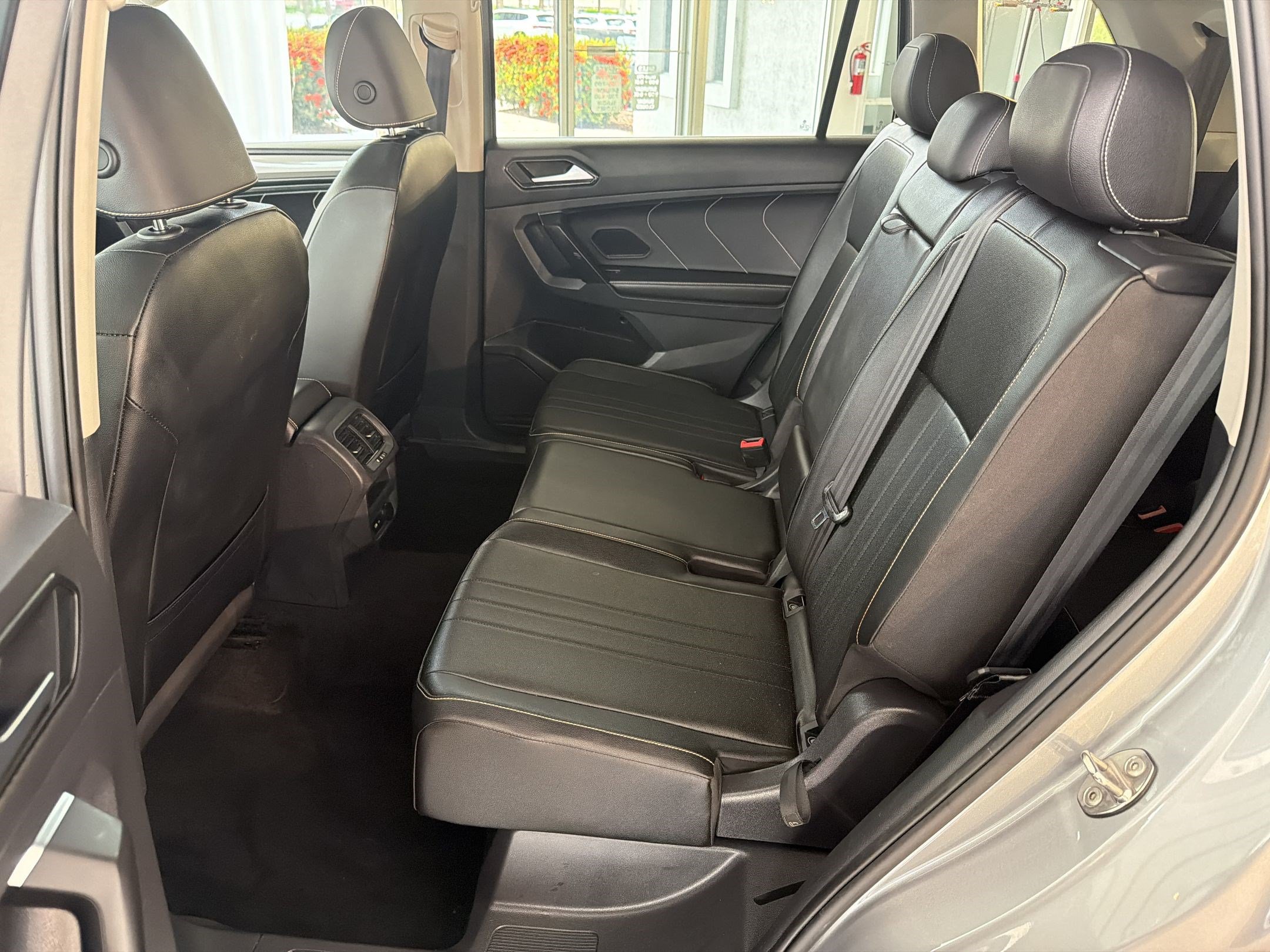 Used 2022 Volkswagen Tiguan SE FWD image 22