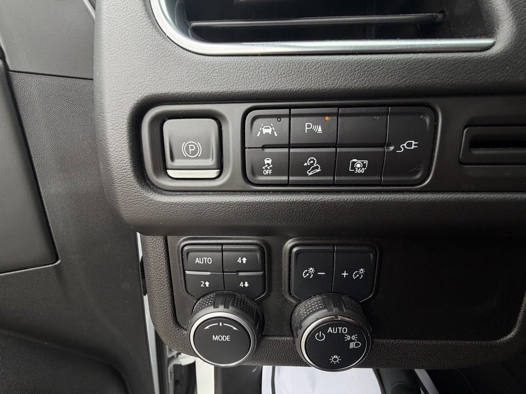 Used 2022 Chevrolet Tahoe Z71 w/ Luxury Package image 22