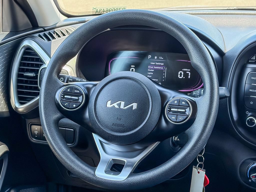 Used 2024 Kia Soul LX w/ Option Group 015 FWD image 17