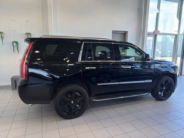 Used 2020 Cadillac Escalade Premium Luxury AWD/4WD image 43