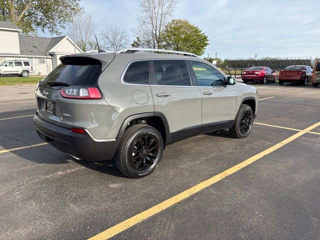 Used 2021 Jeep Cherokee Latitude Lux w/ Trailer Tow Group AWD/4WD image 3