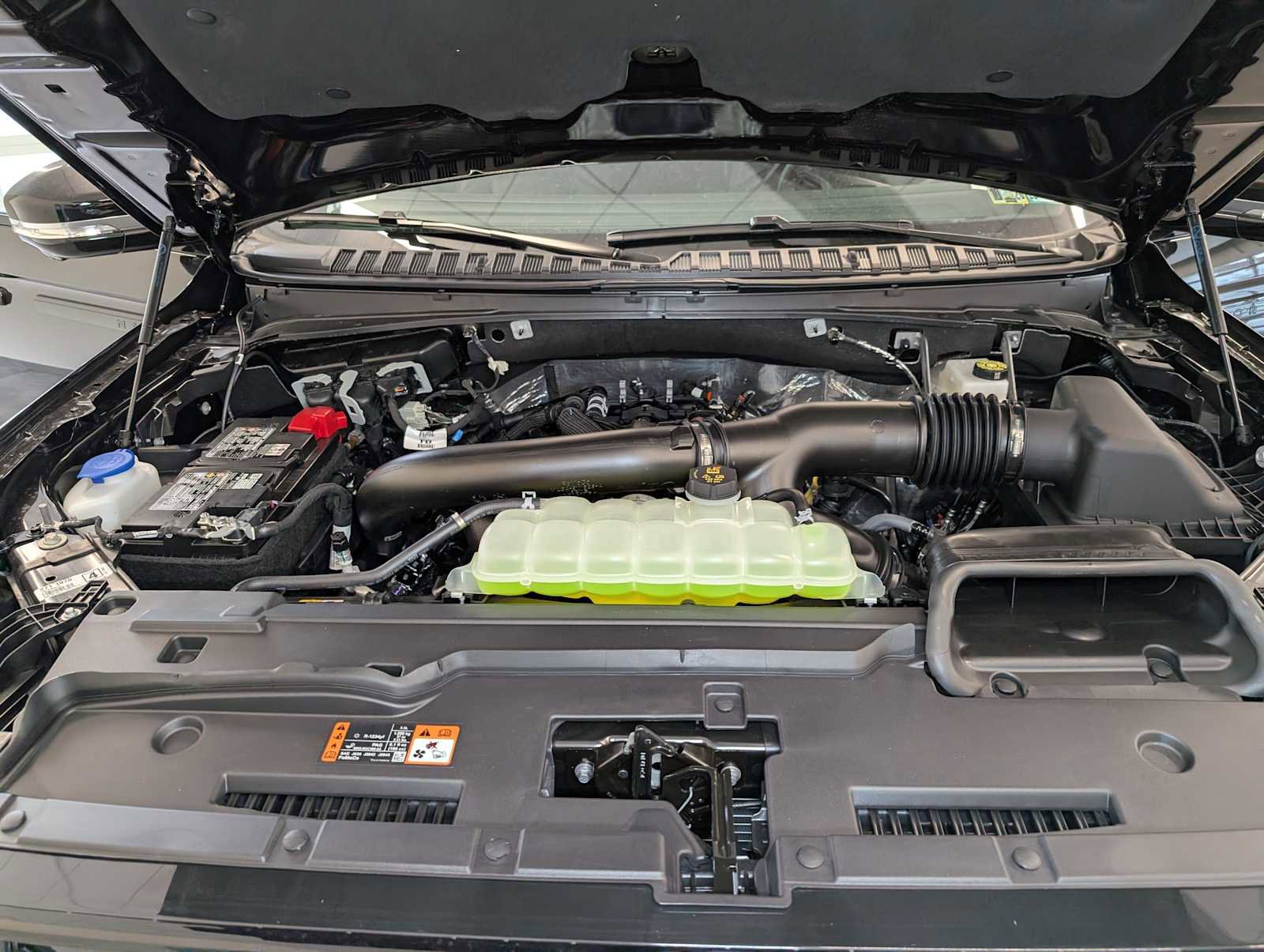 New 2025 Lincoln Navigator Reserve w/ Jet Appearance Package image 9