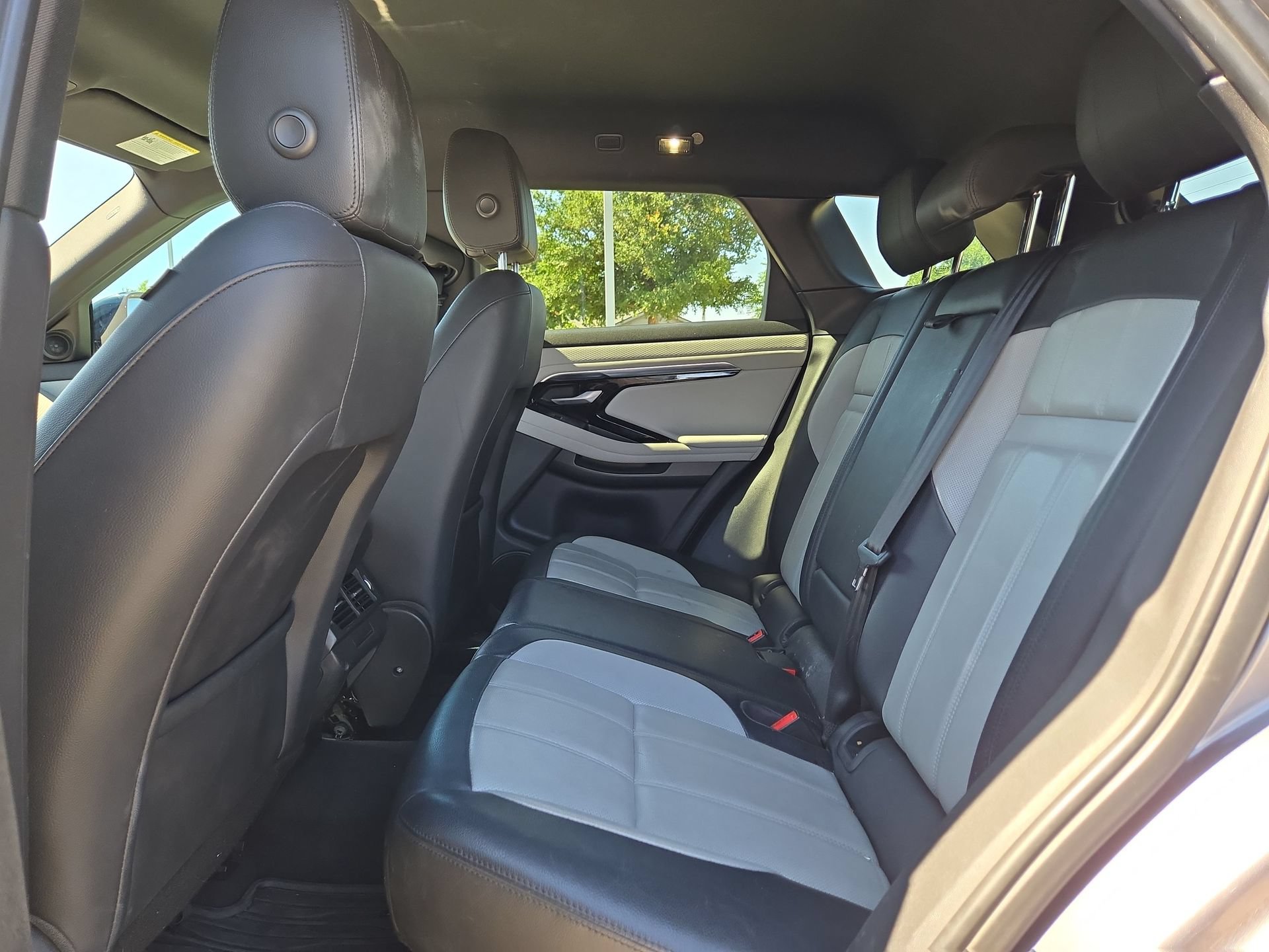 Used 2020 Land Rover Range Rover Evoque R-Dynamic S AWD/4WD image 13