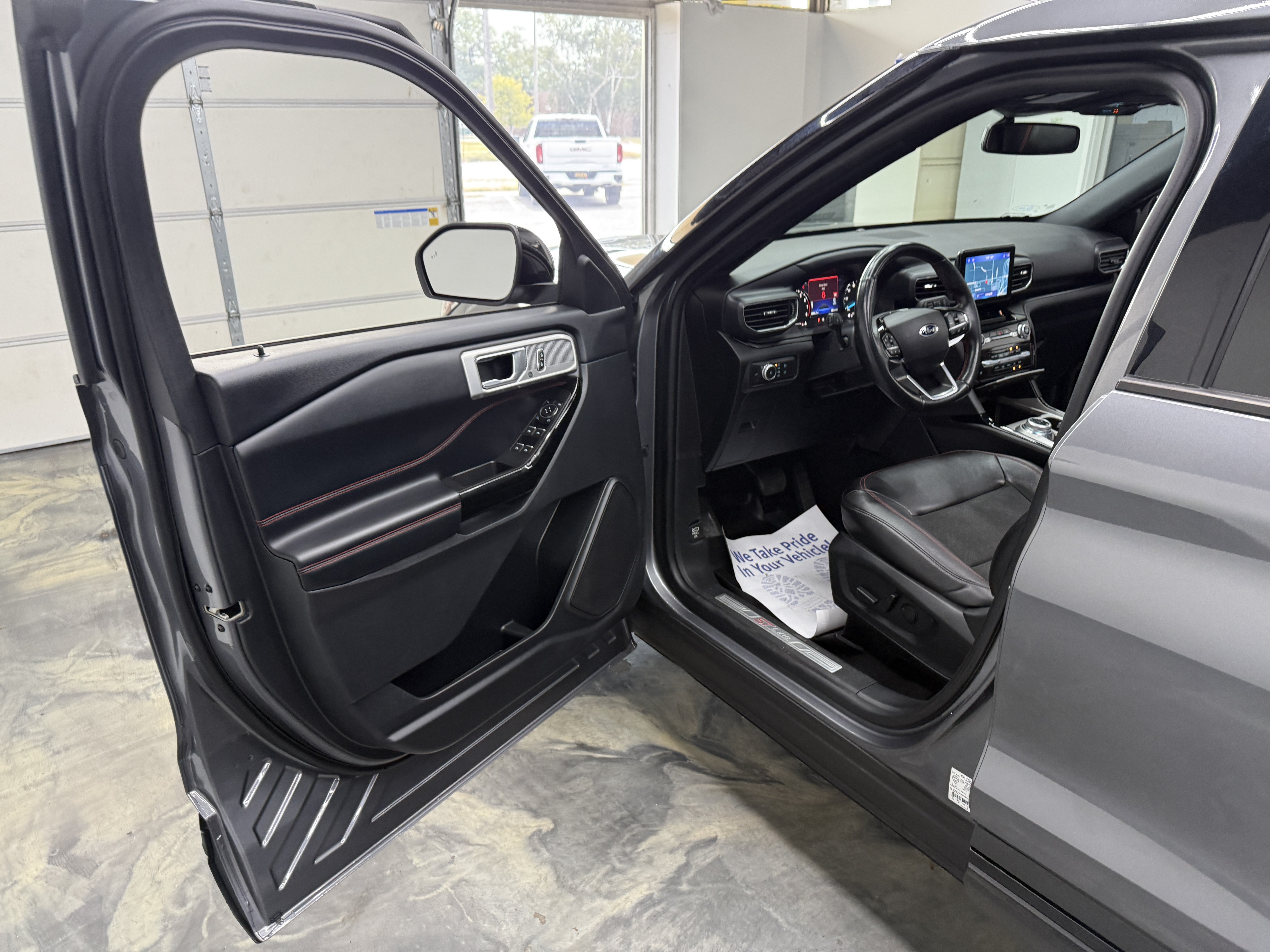 Used 2022 Ford Explorer ST-Line AWD/4WD image 8