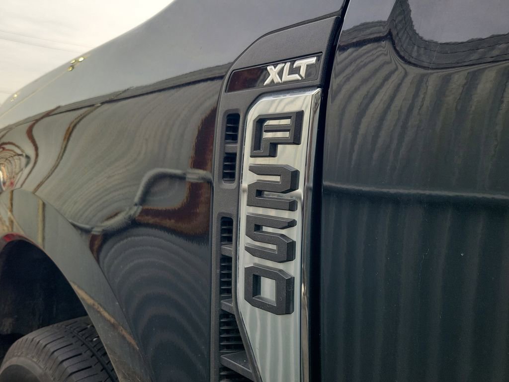 Used 2024 Ford F250 XLT image 6