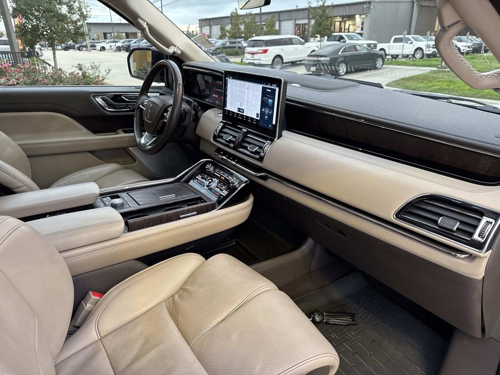 Used 2022 Lincoln Navigator L Reserve image 13