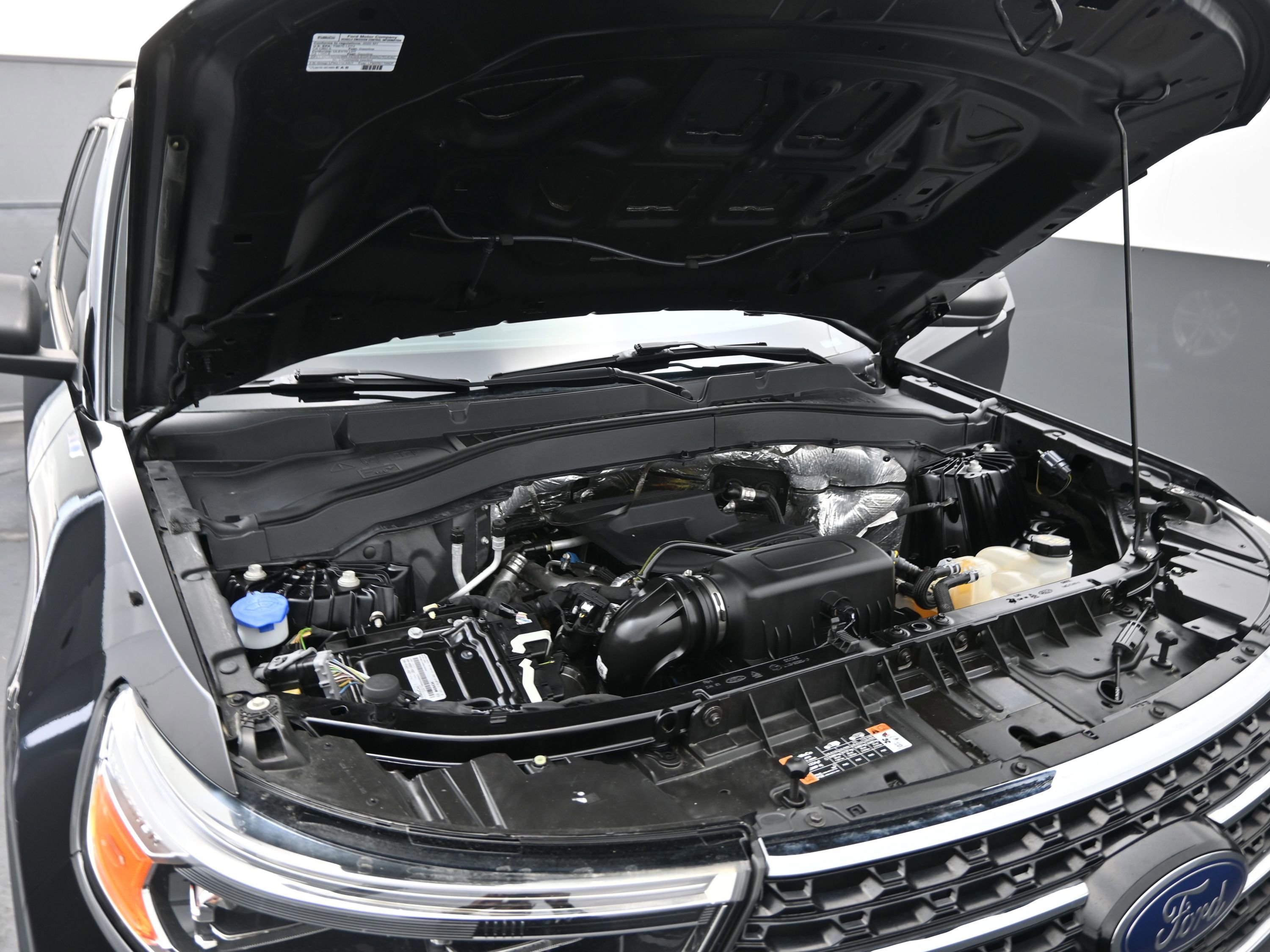 Used 2020 Ford Explorer XLT w/ Class III Trailer Tow Package image 24