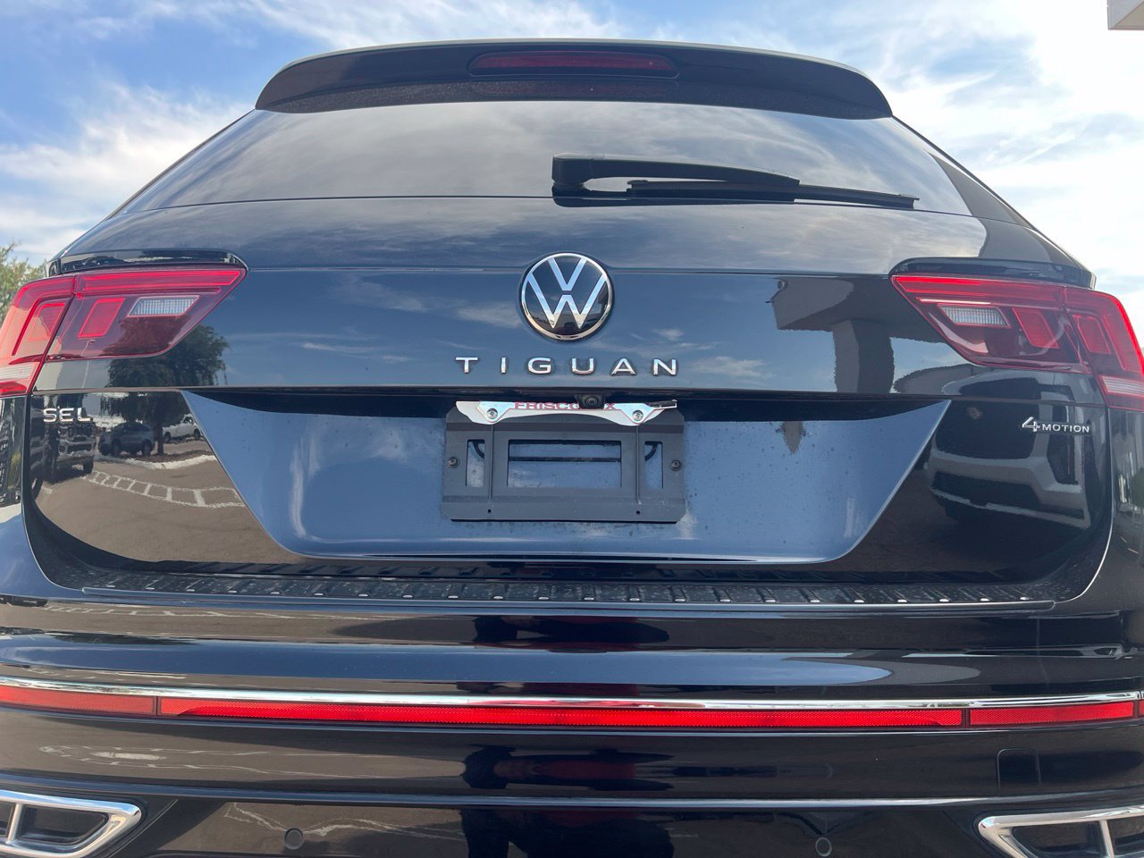Used 2024 Volkswagen Tiguan SEL R-Line AWD/4WD image 7