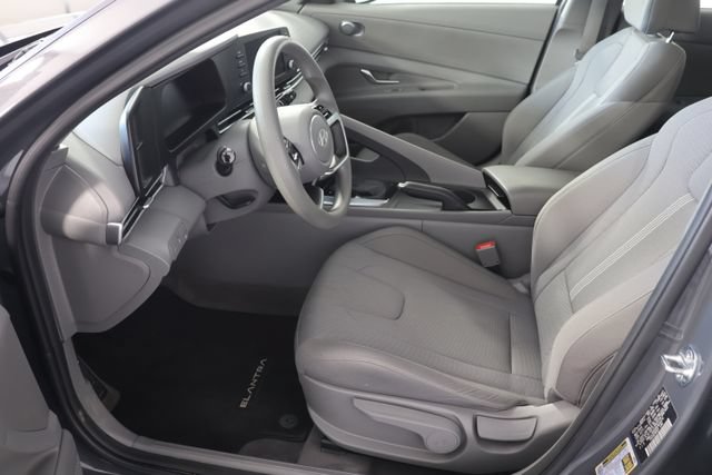 Certified 2024 Hyundai Elantra SE FWD image 17
