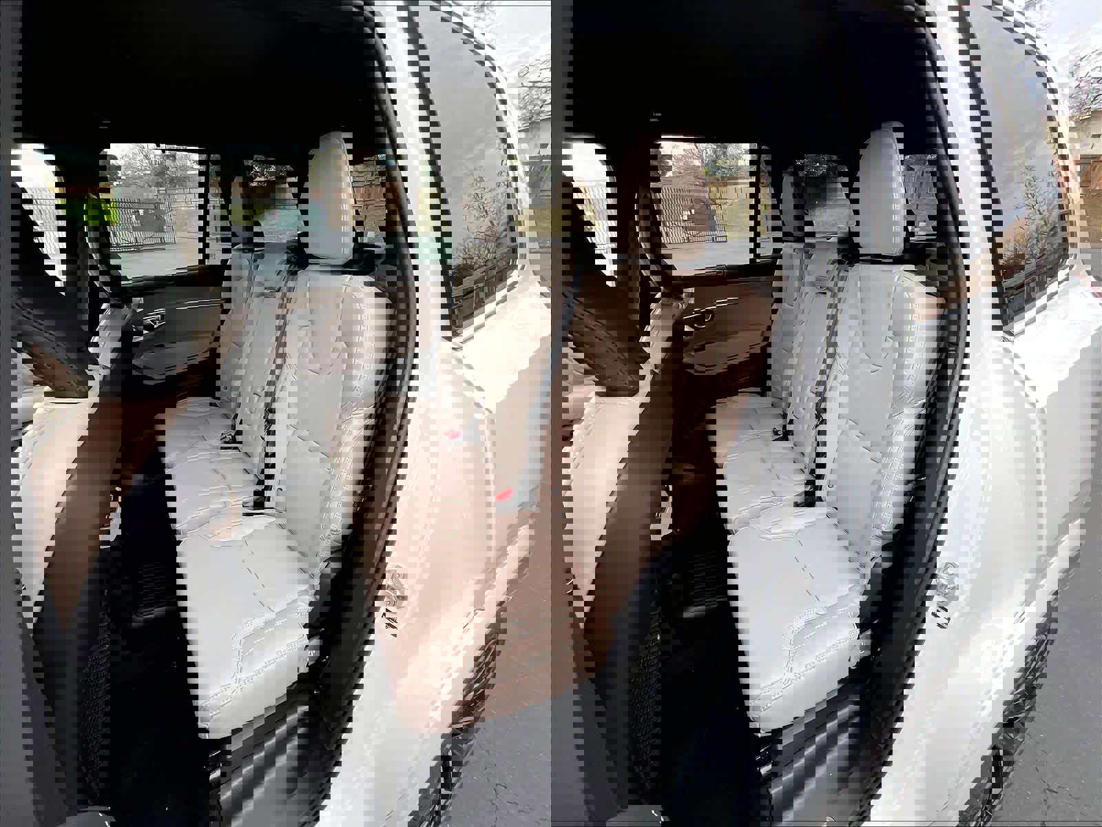 New 2026 Volvo XC90 T8 Ultra w/ Lounge Package image 12