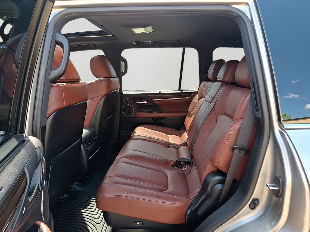 Used 2021 Lexus LX 570 4WD w/ Sport Package image 8