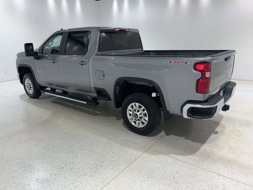 Used 2025 Chevrolet Silverado 2500 LT w/ Convenience Package AWD/4WD image 3